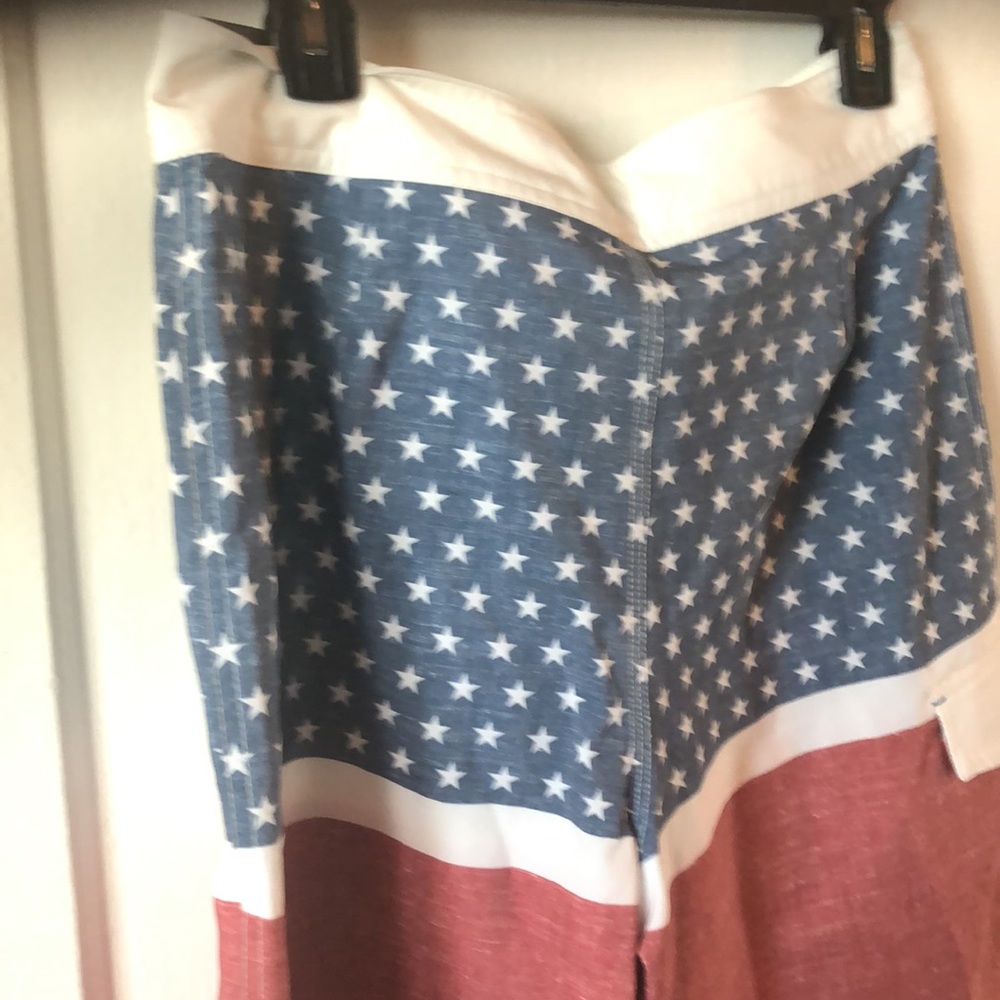 TRINITY Patriots Boardshorts Stretch Below The Knee Men’s Size 30 - Picture 8 of 9